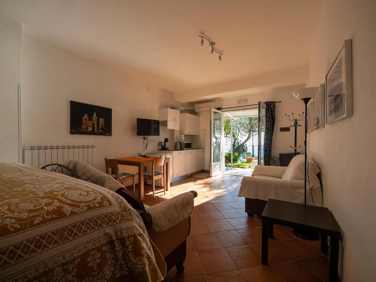 Bed & Breakfast Bed and Breakfast Tra Gli Ulivi Pietra Ligure