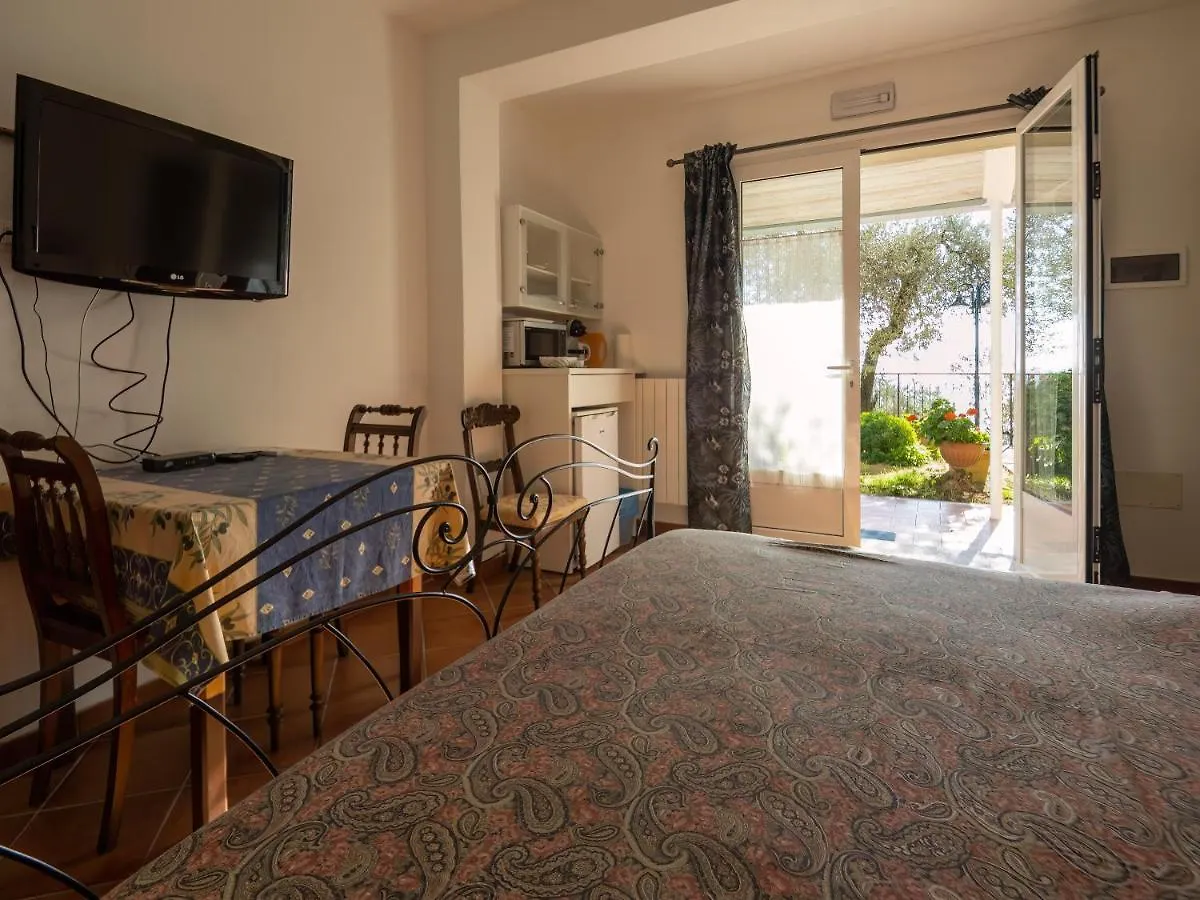 Bed and Breakfast Tra Gli Ulivi Pietra Ligure