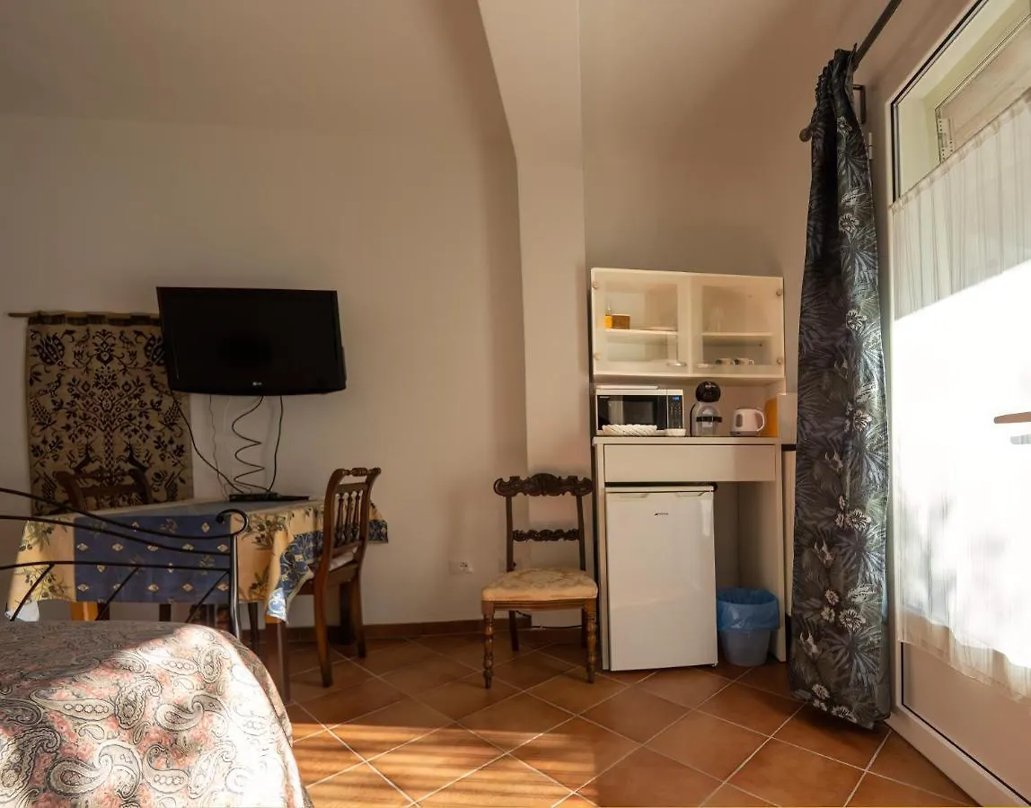 Bed and Breakfast Tra Gli Ulivi Pietra Ligure Bed & Breakfast