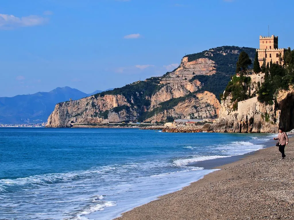 Bed & Breakfast Bed and Breakfast Tra Gli Ulivi Pietra Ligure Italia