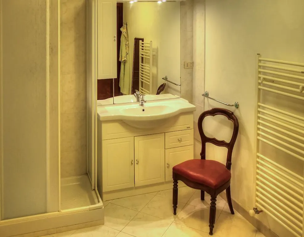Bed and Breakfast Tra Gli Ulivi Pietra Ligure 0*,  Italia