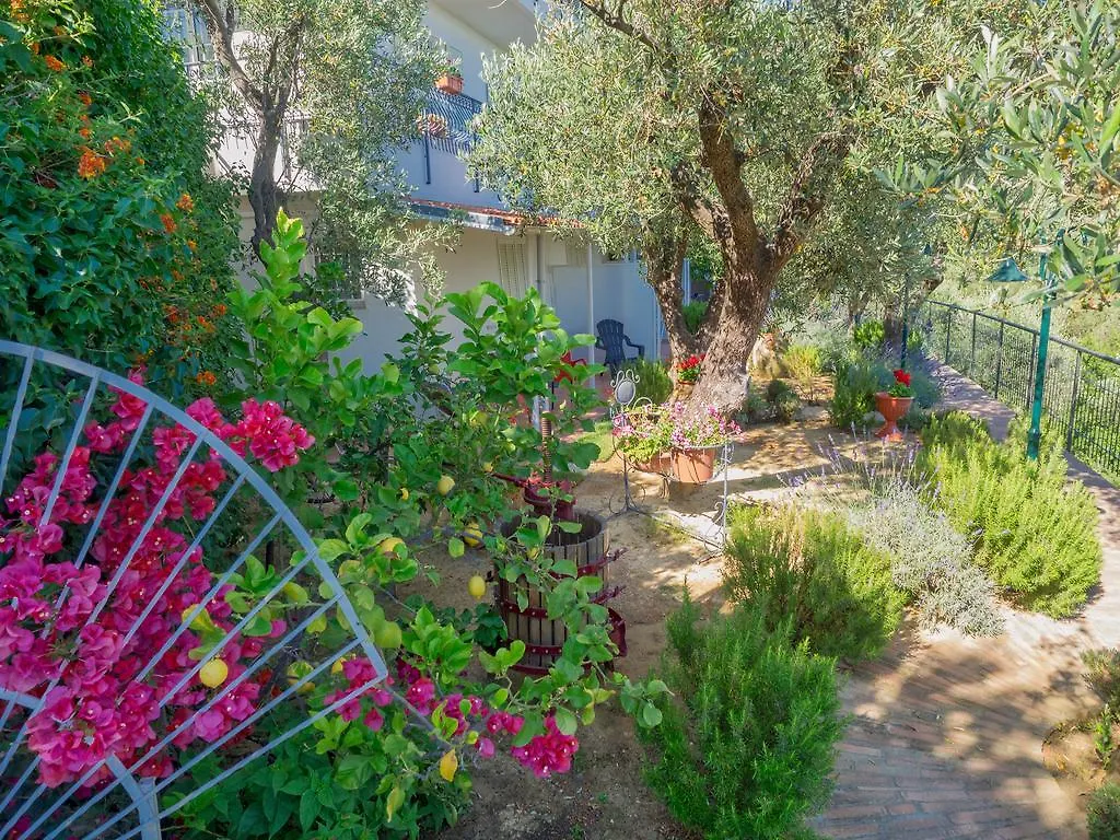 Bed & Breakfast Bed and Breakfast Tra Gli Ulivi Pietra Ligure